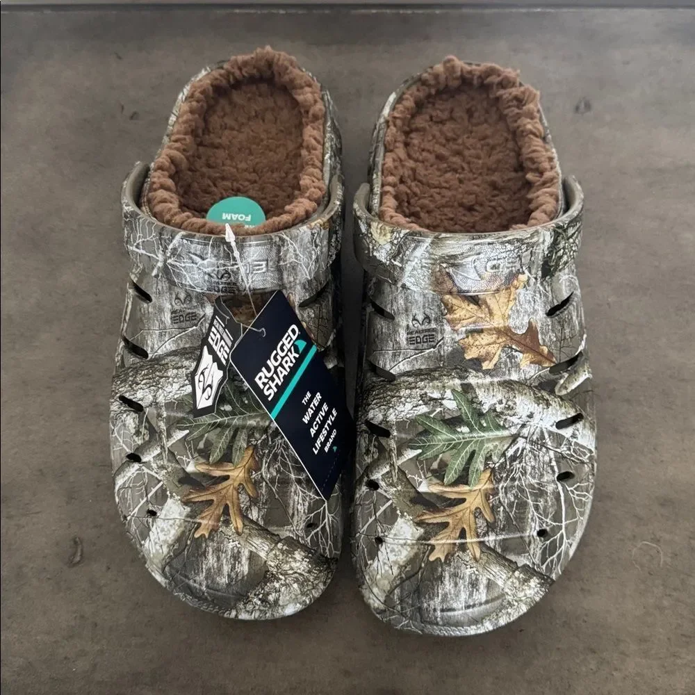Rugged Shark Real Tree Men’s Camouflage Lined EVA Clogs Comfortable Size 8 NWT